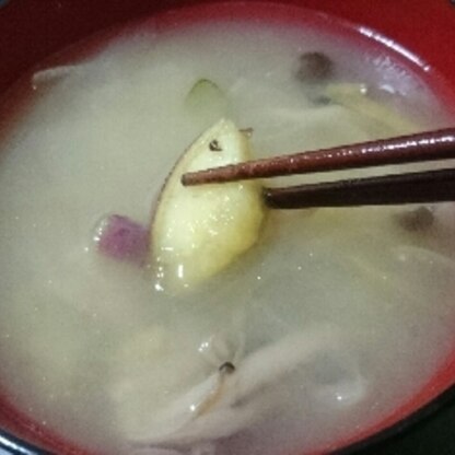ほっこり薩摩芋の甘味があって美味しいお味噌汁になりましたー！
今日は寒かったし、これからの季節は味噌汁がはかどるなぁ(о´∀`о)